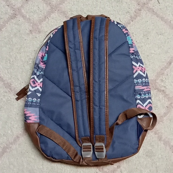 A backpack - Picture 2 of 2